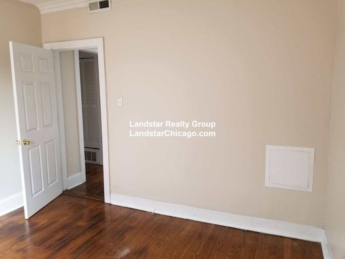 Apartment for rent at 1963 W Foster #2, Chicago, IL 60640