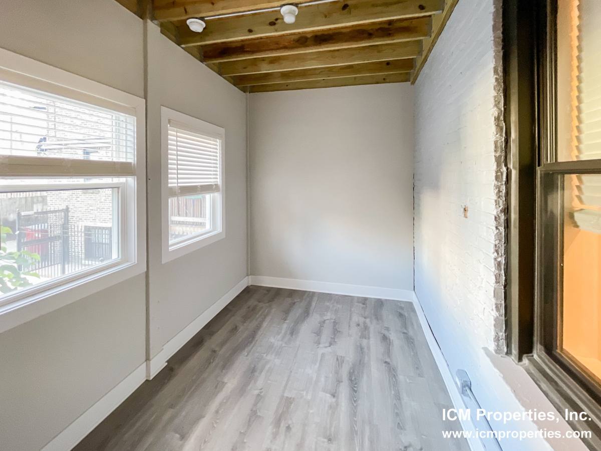 Apartment for rent at 5941 N Magnolia #1, Chicago, IL 60660