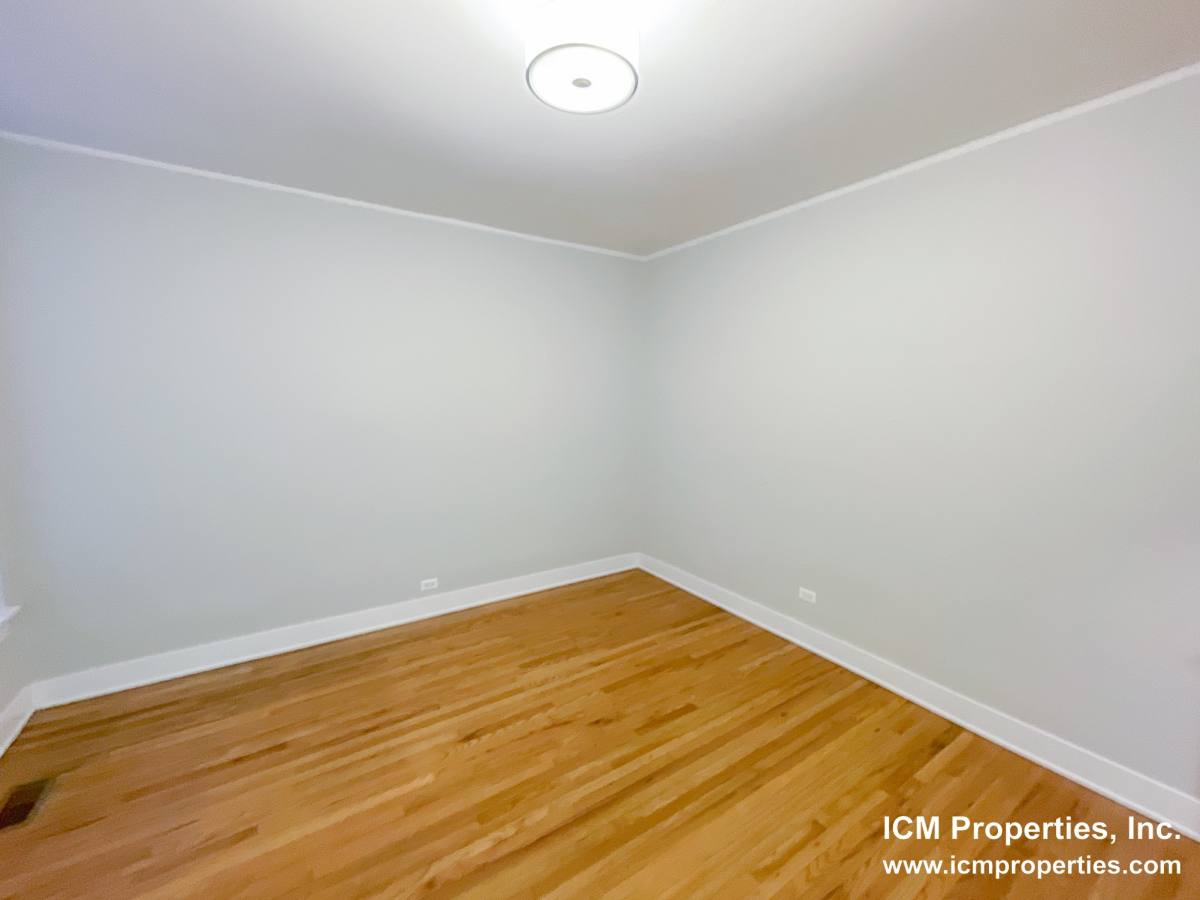 Apartment for rent at 5941 N Magnolia #1, Chicago, IL 60660