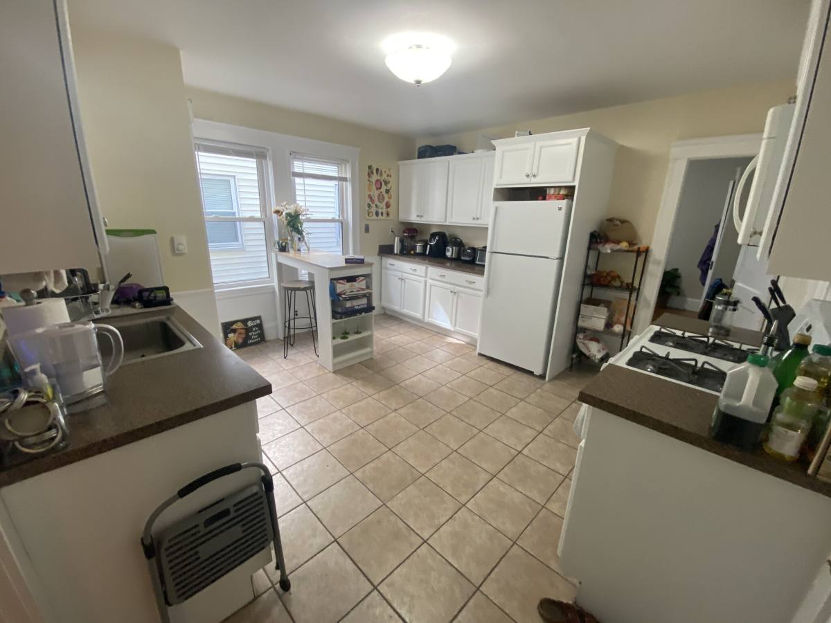 House for rent at 26 Bolton St #1L, Somerville, MA 02143