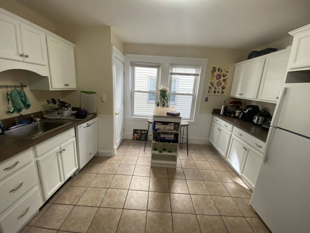 House for rent at 26 Bolton St #1L, Somerville, MA 02143