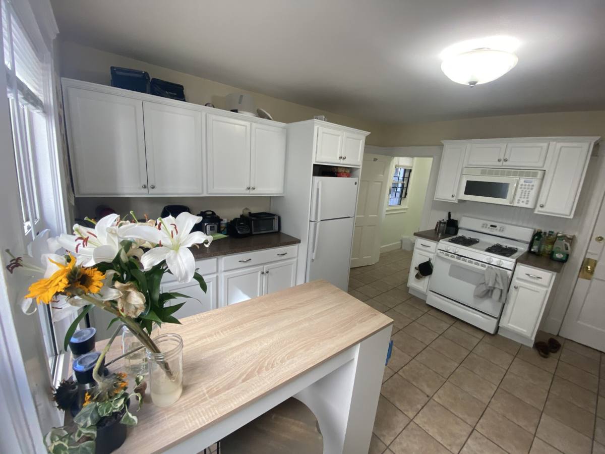 House for rent at 26 Bolton St #1L, Somerville, MA 02143