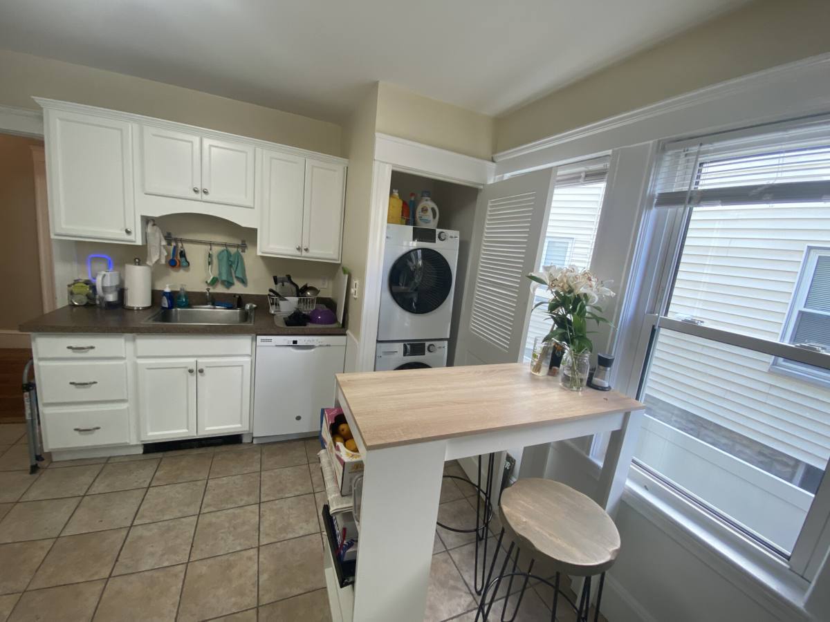 House for rent at 26 Bolton St #1L, Somerville, MA 02143