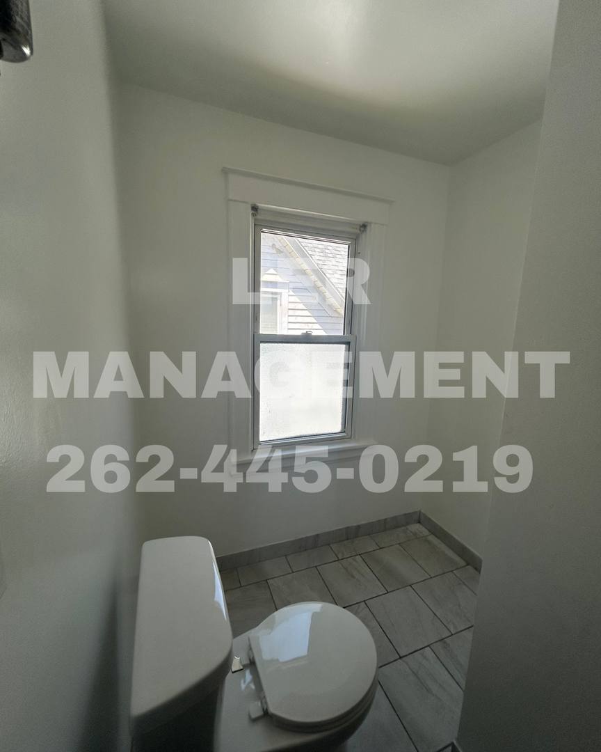 Apartment for rent at 5426 16th Ave, Kenosha, WI 53140