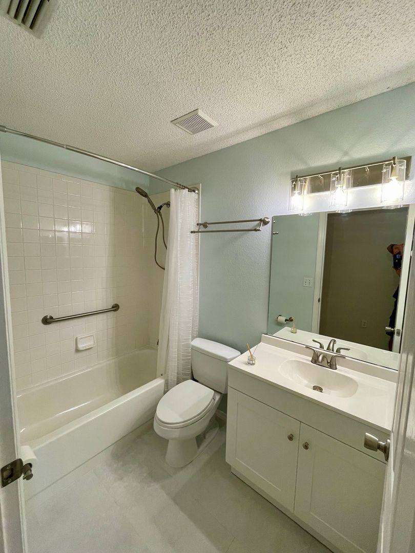 Apartment for rent at 4337 Edenrose Way, Sarasota, FL 34235