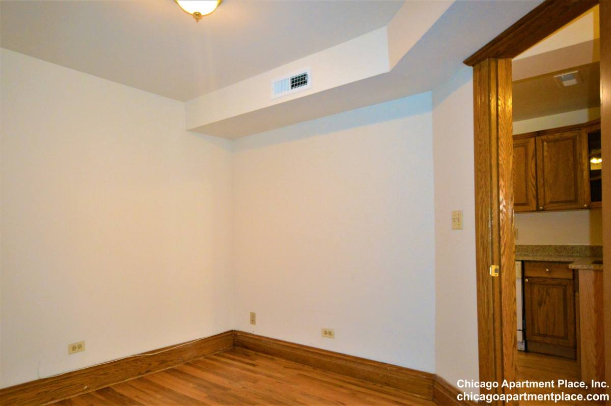 Apartment for rent at 638 W Drummond Place #G, Chicago, IL 60614