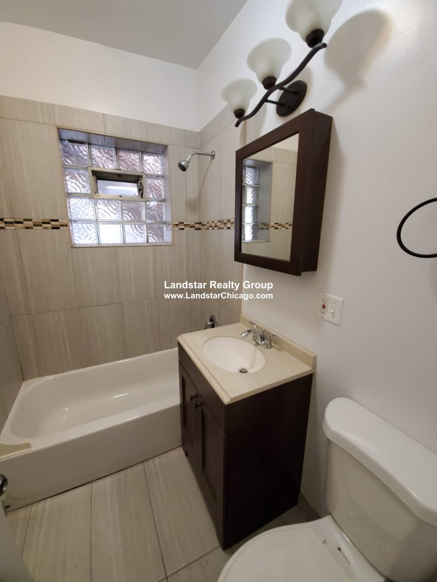 Apartment for rent at 3751 W Sunnyside #1, Chicago, IL 60625