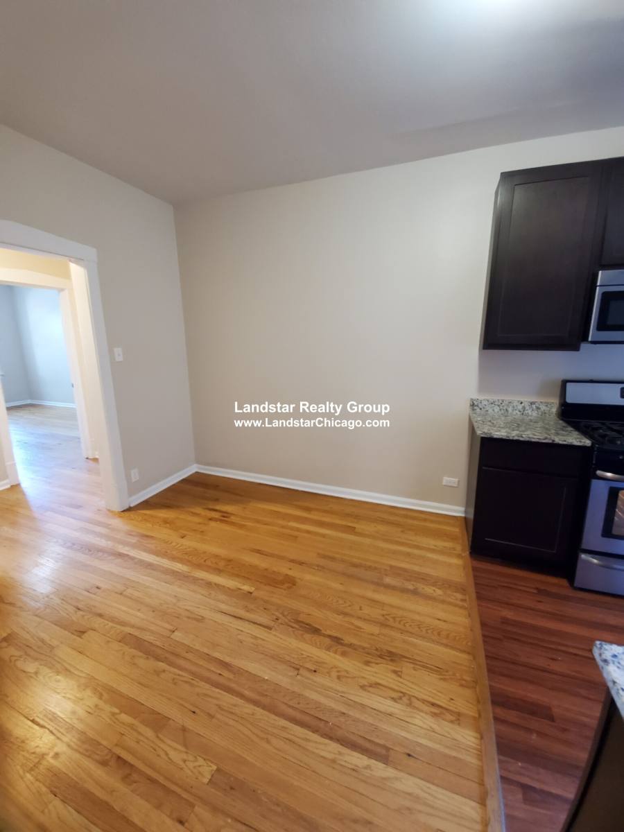 Apartment for rent at 3751 W Sunnyside #1, Chicago, IL 60625