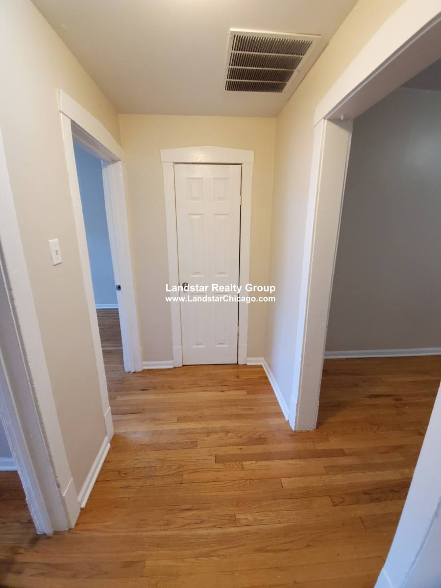 Apartment for rent at 3751 W Sunnyside #1, Chicago, IL 60625