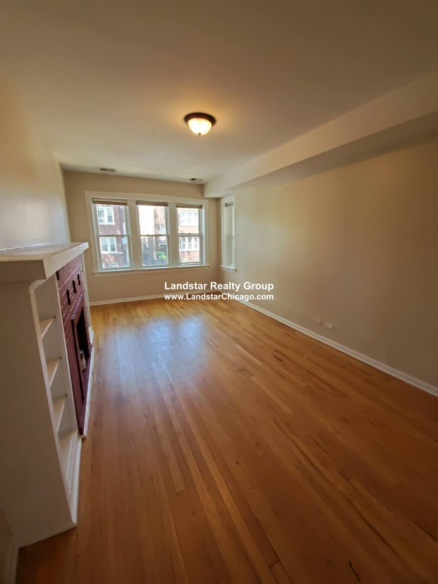 Apartment for rent at 3751 W Sunnyside #1, Chicago, IL 60625