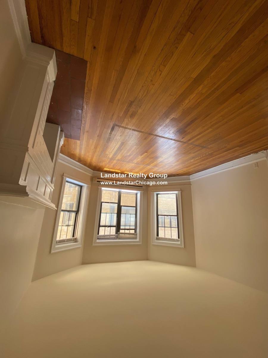 Apartment for rent at 931 Forest Ave #2E, Evanston, IL 60202