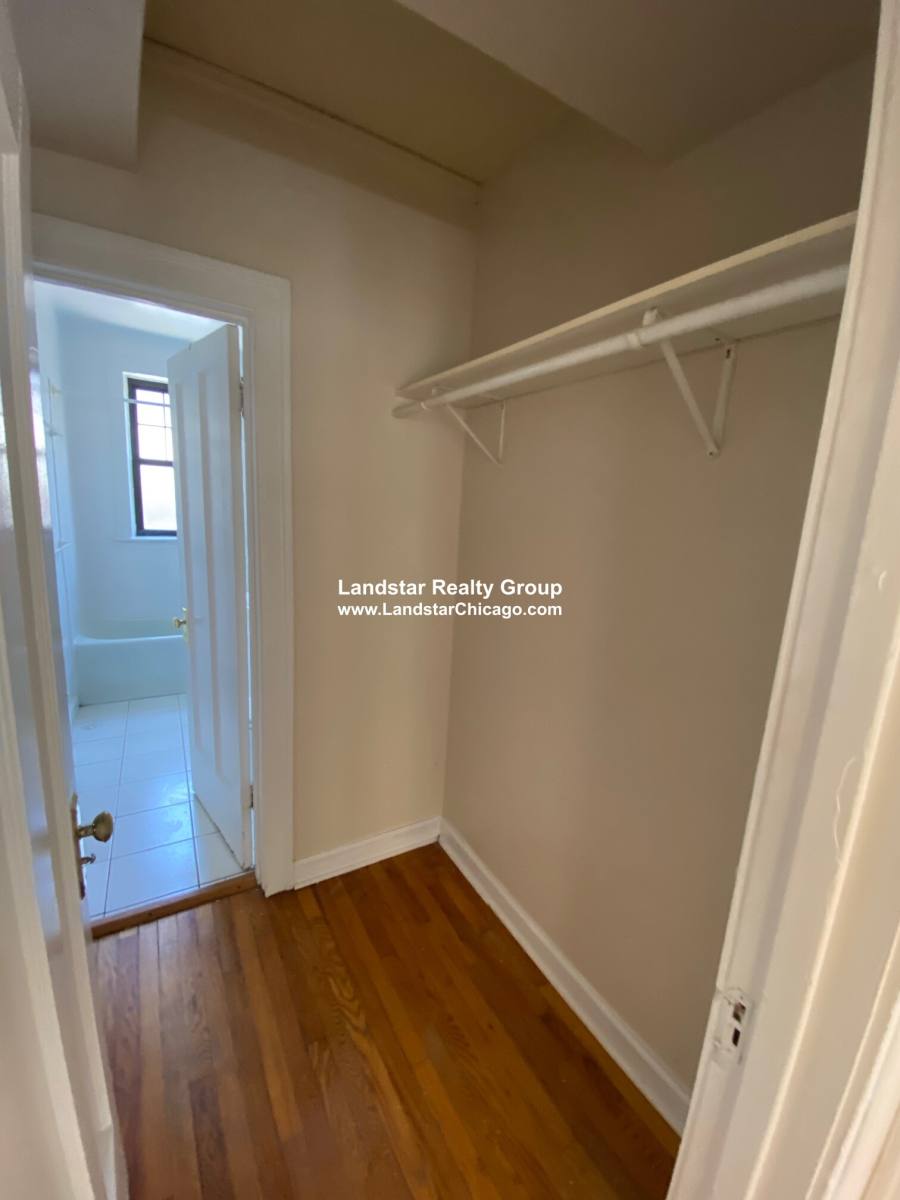 Apartment for rent at 931 Forest Ave #2E, Evanston, IL 60202