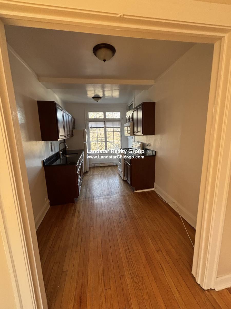Apartment for rent at 911 Elmwood #E3, Evanston, IL 60202