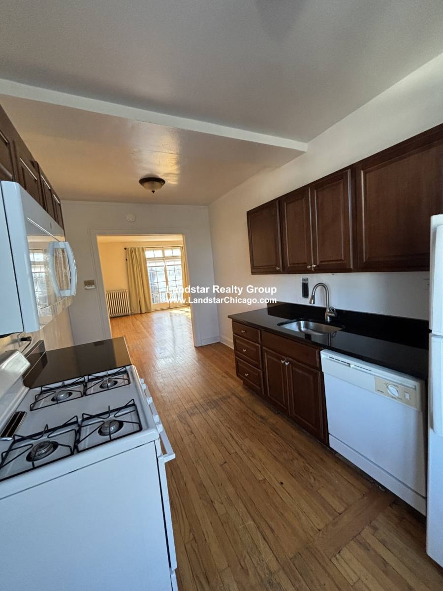 Apartment for rent at 911 Elmwood #E3, Evanston, IL 60202