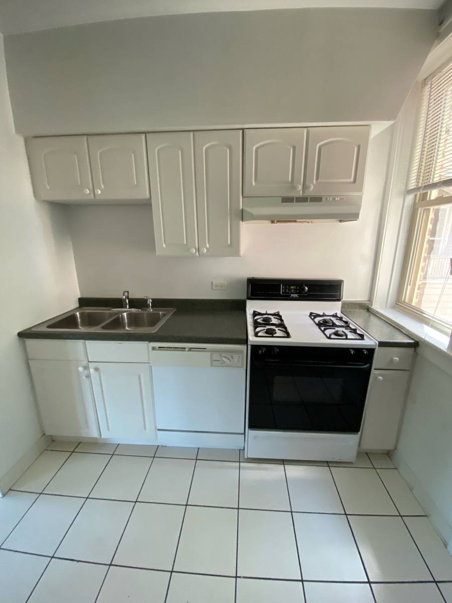 Apartment for rent at 834 Reba Place #3N, Evanston, IL 60202
