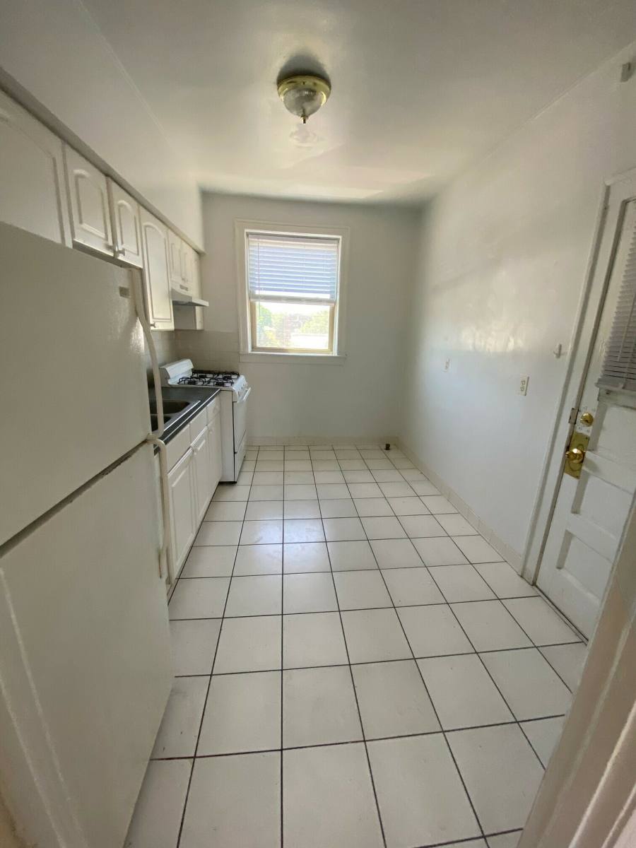 Apartment for rent at 830 Reba Place #3S, Evanston, IL 60202