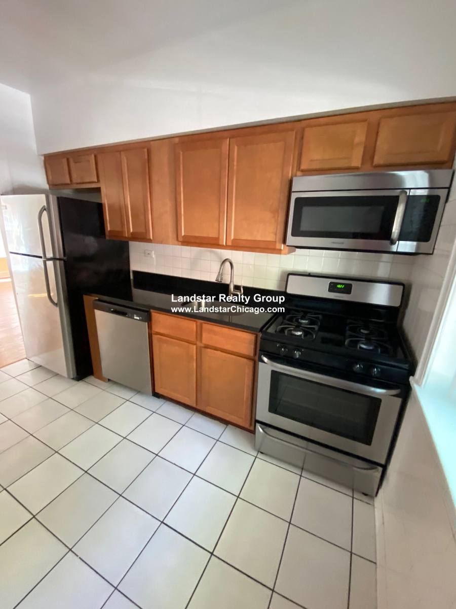 Apartment for rent at 832 Reba Place #1N, Evanston, IL 60202