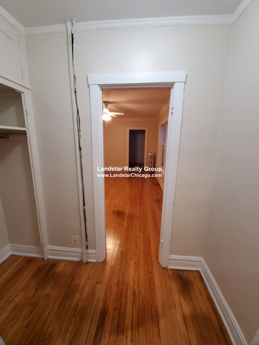 Apartment for rent at 1421 W Farwell #108, Chicago, IL 60626