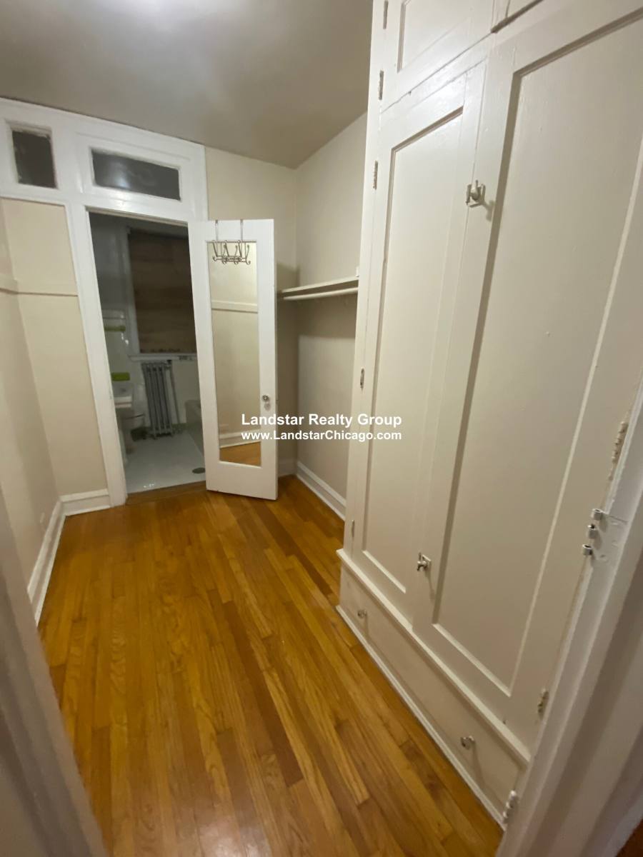 Apartment for rent at 911 Elmwood #J1, Evanston, IL 60202