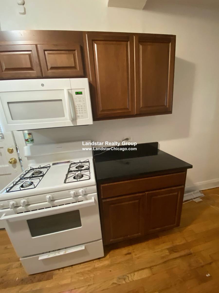 Apartment for rent at 911 Elmwood #J1, Evanston, IL 60202