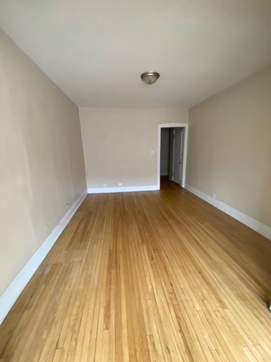 Apartment for rent at 548 Elmwood #2, Chicago, IL 60620