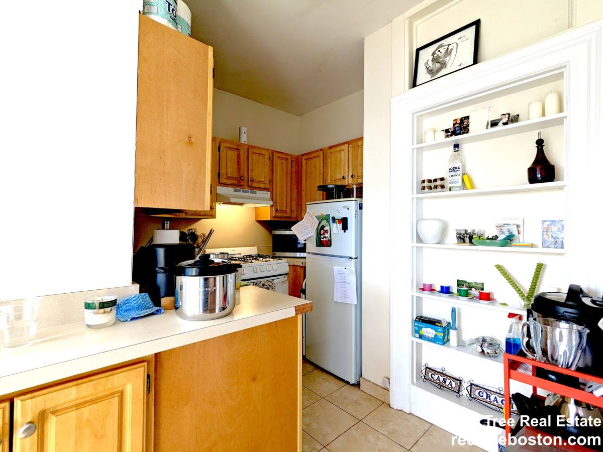 Apartment for rent at 23 Brighton Ave #5, Allston, MA 02134