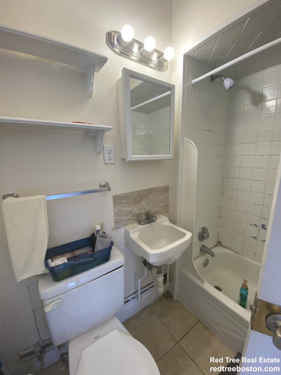 Apartment for rent at 23 Brighton Ave #5, Allston, MA 02134