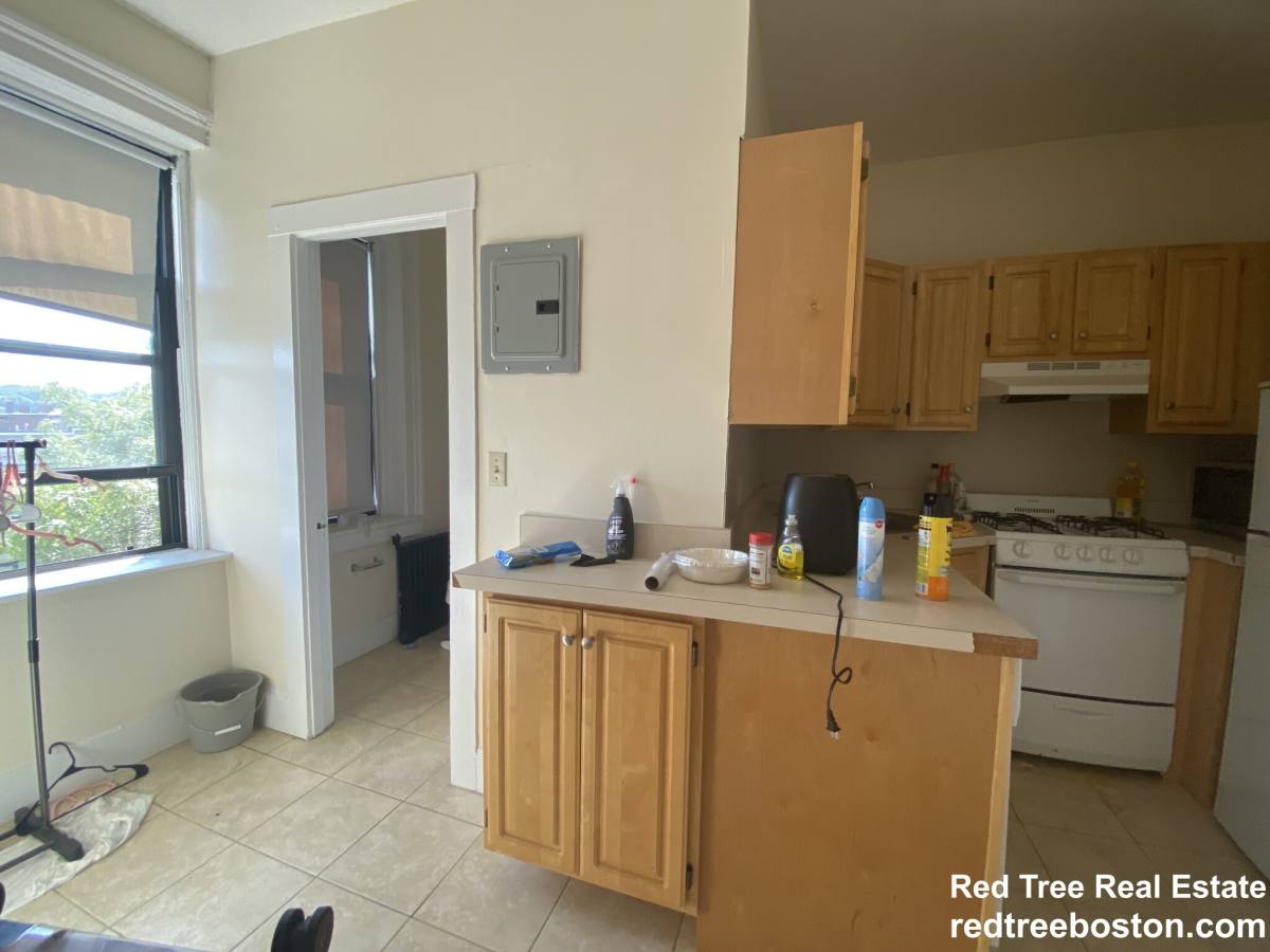 Apartment for rent at 23 Brighton Ave #5, Allston, MA 02134