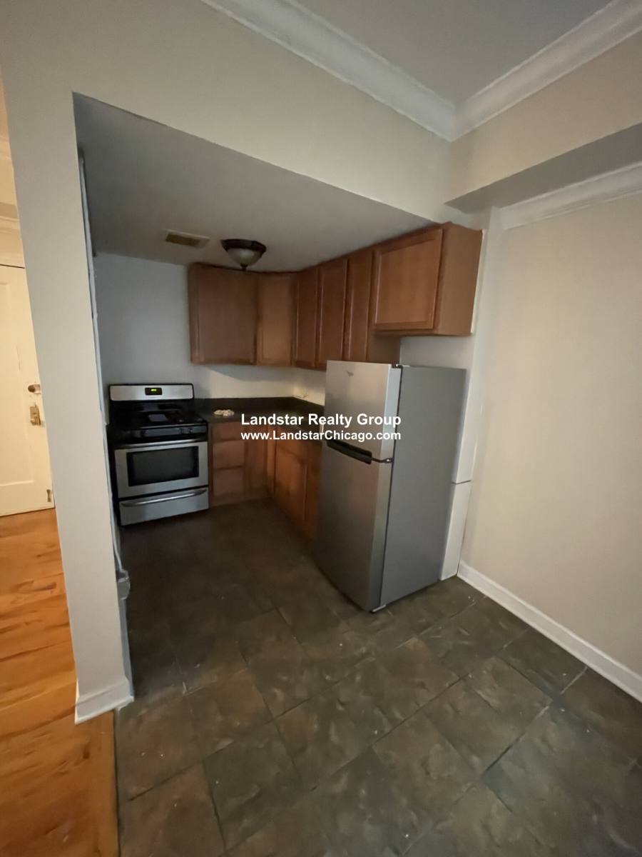 Apartment for rent at 4866 N Magnolia Ave #101, Chicago, IL 60626