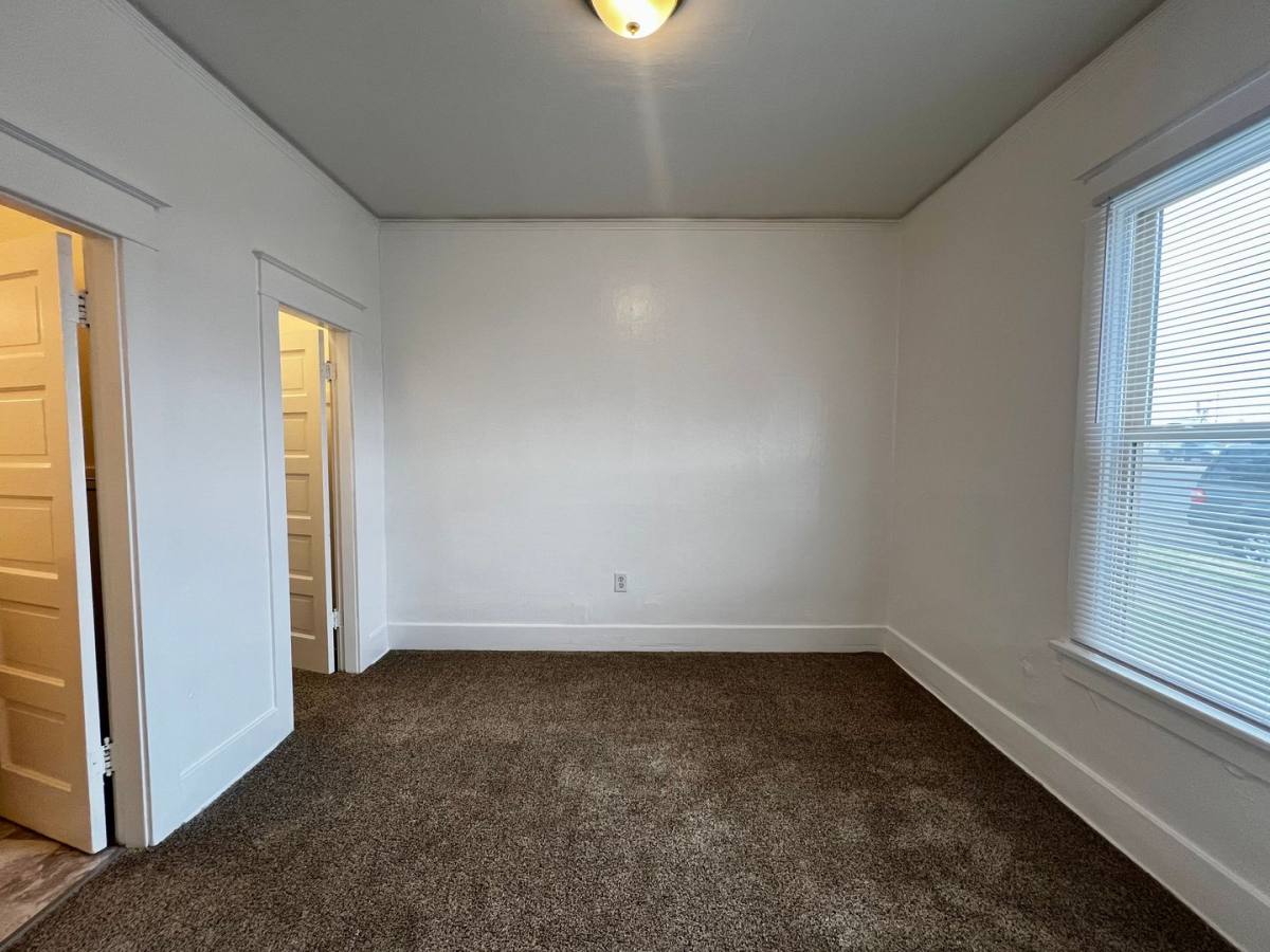 Apartment for rent at 301 S 4th Ave, Yakima, WA 98902