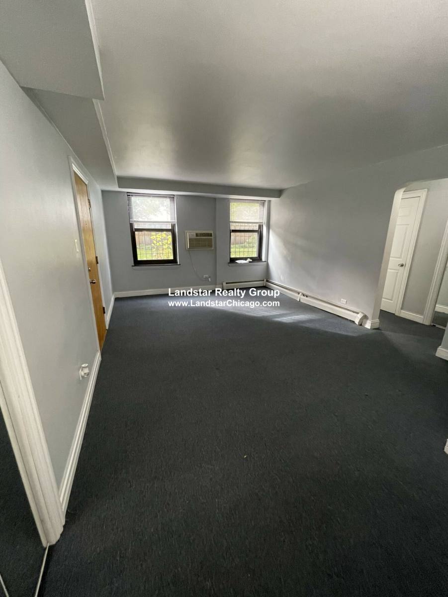Apartment for rent at 7328 N Ridge Blvd #1W, Chicago, IL 60645