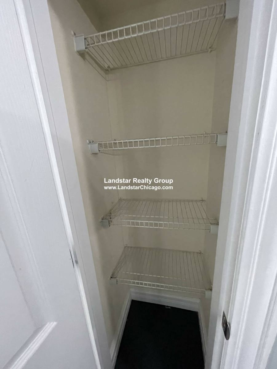 Apartment for rent at 7328 N Ridge Blvd #1W, Chicago, IL 60645