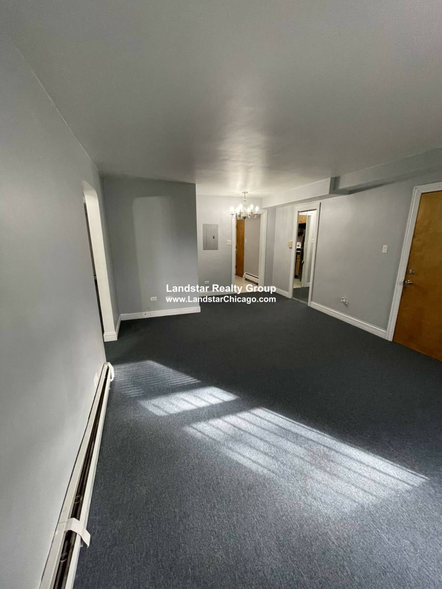 Apartment for rent at 7328 N Ridge Blvd #1W, Chicago, IL 60645