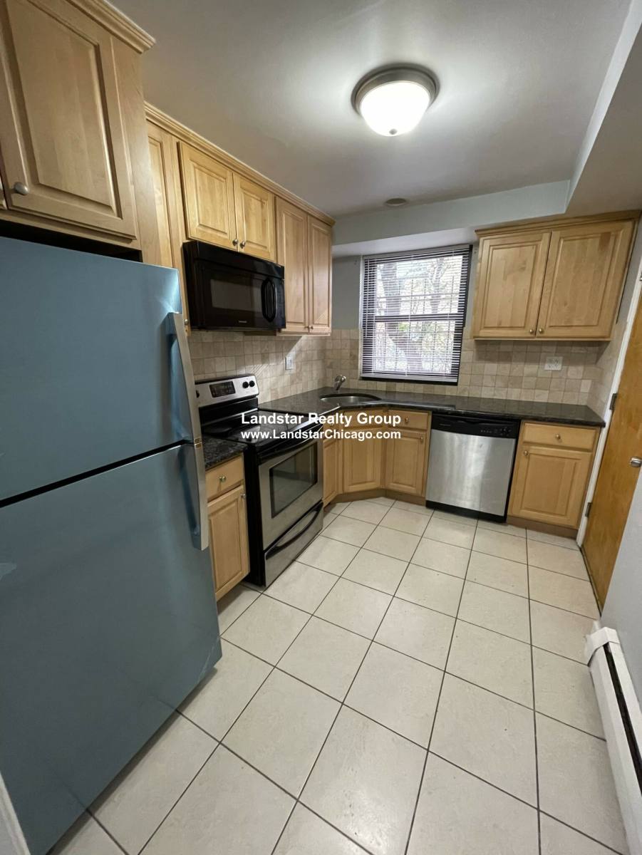 Apartment for rent at 7328 N Ridge Blvd #1W, Chicago, IL 60645