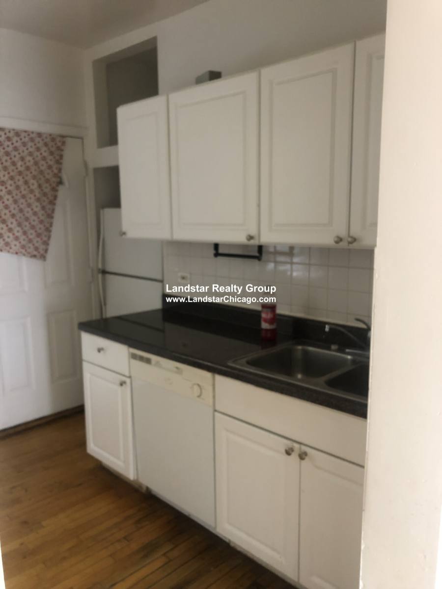 Apartment for rent at 4047 N Mozart Ave #2W, Chicago, IL 60618