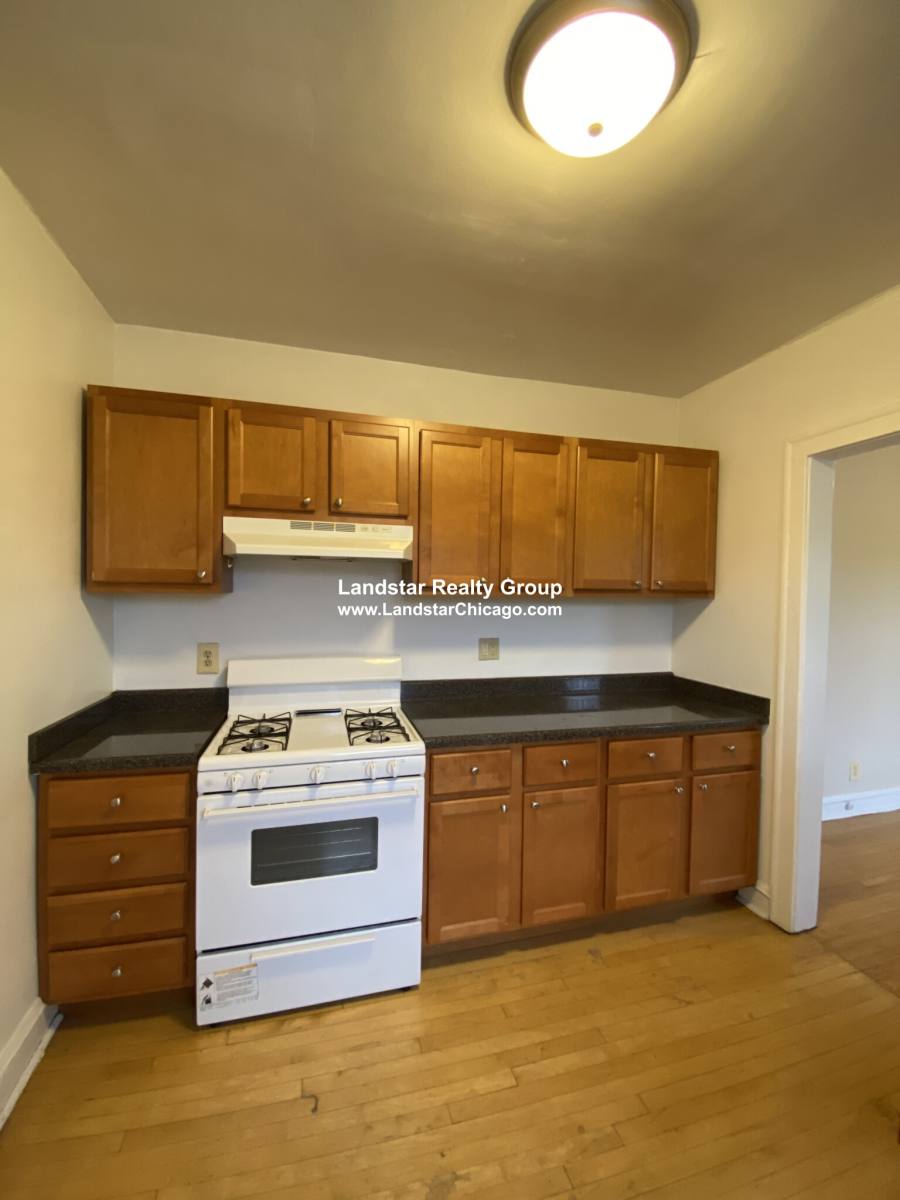 Apartment for rent at 2815 W Berteau #2, Chicago, IL 60618