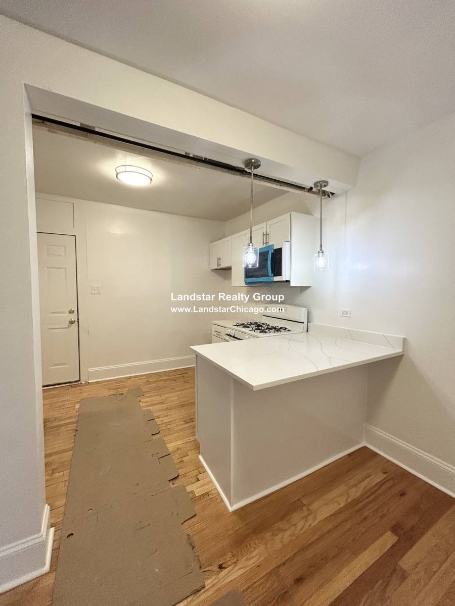 Apartment for rent at 4418 N Whipple #3, Chicago, IL 60625