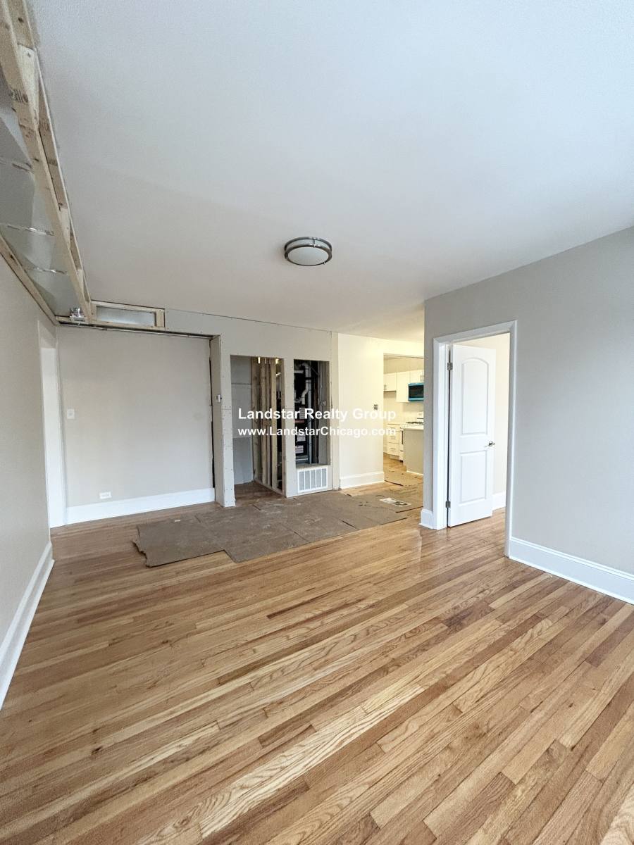 Apartment for rent at 4418 N Whipple #3, Chicago, IL 60625
