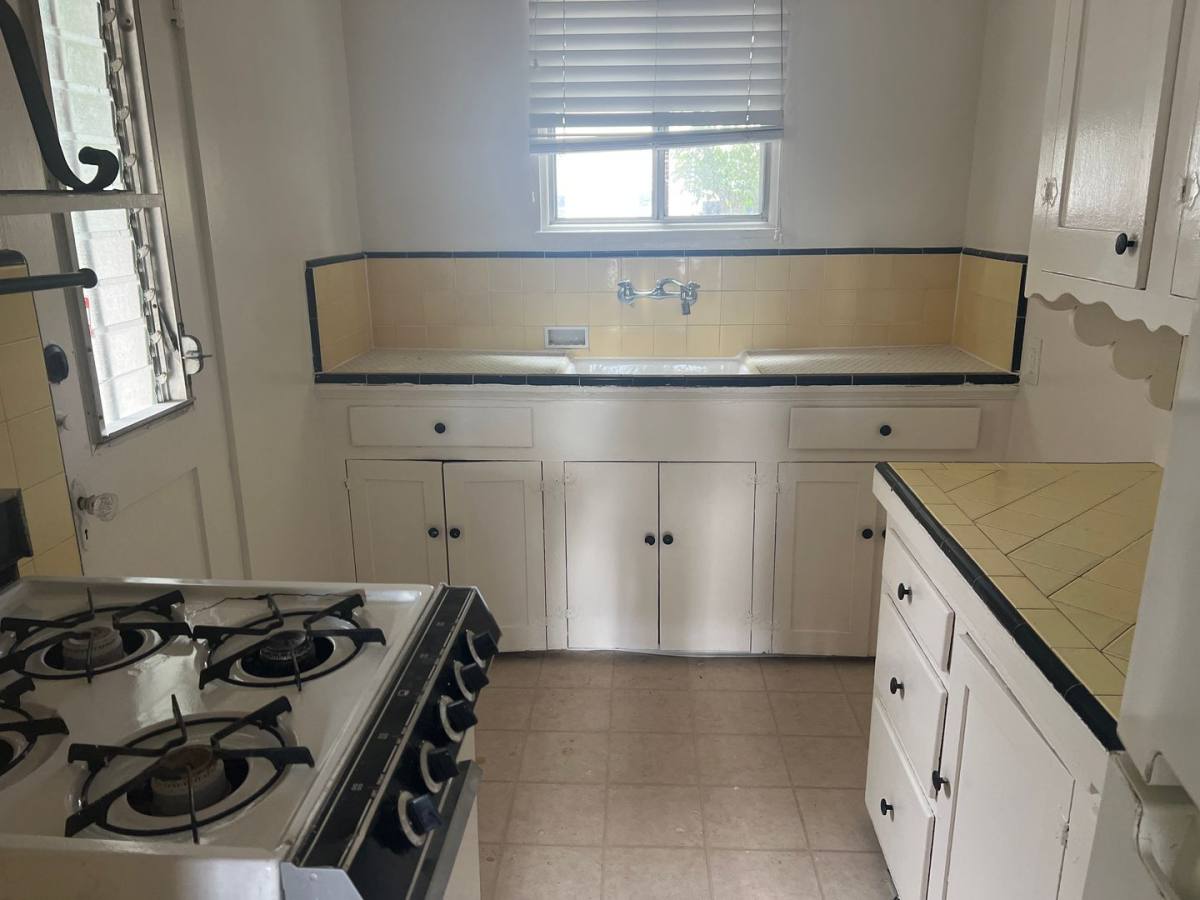 Apartment for rent at 633-645 Pennsylvania Ave, San Diego, CA 92103