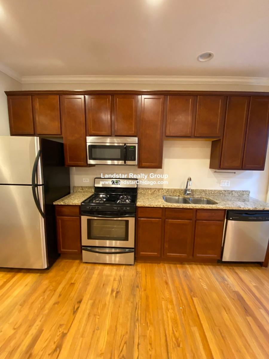 Apartment for rent at 618 Elmwood #2, Evanston, IL 60202