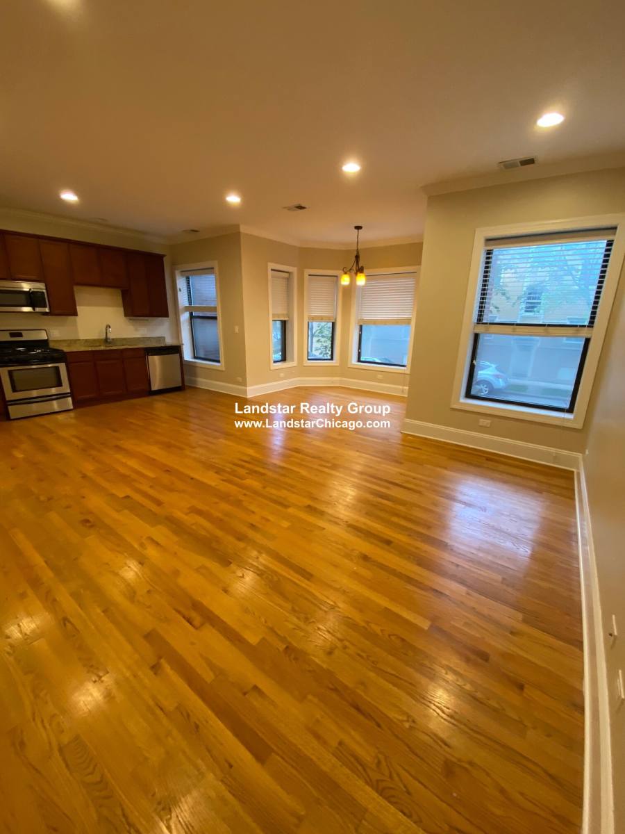 Apartment for rent at 618 Elmwood #2, Evanston, IL 60202