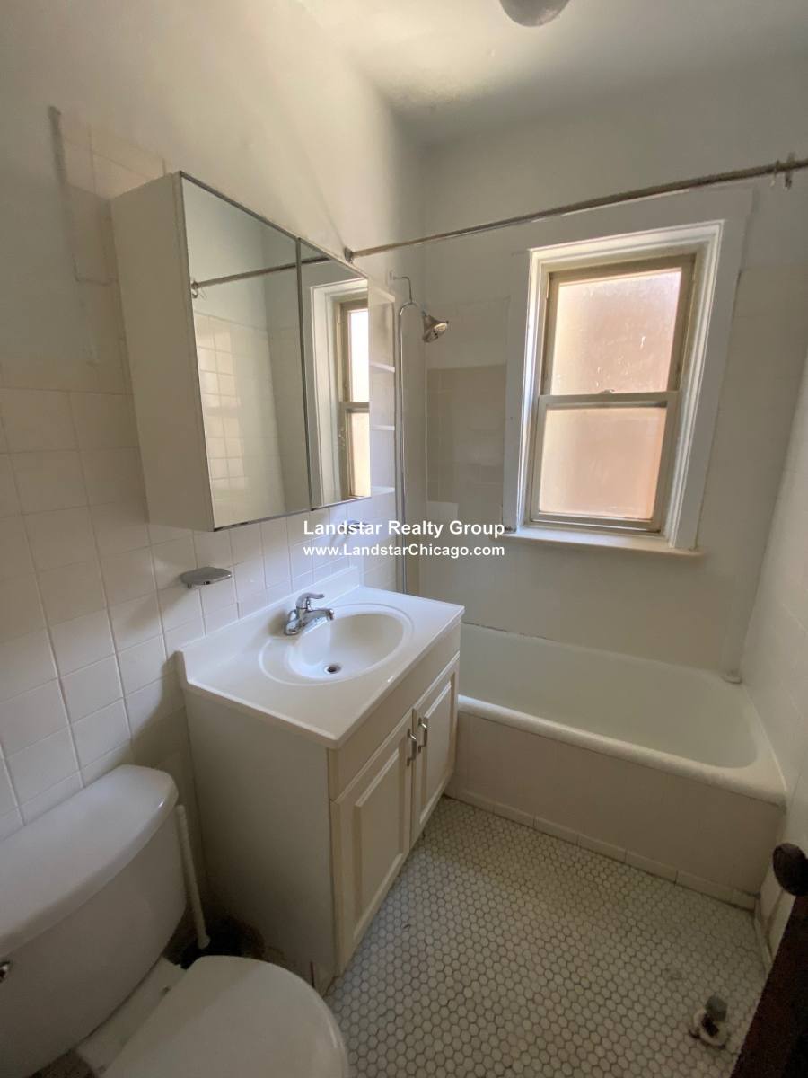 Apartment for rent at 1967 W Foster #3, Chicago, IL 60625