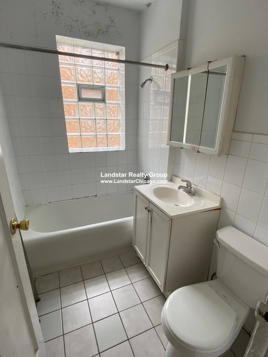 Apartment for rent at 5030 N Springfield #3W, Chicago, IL 60625