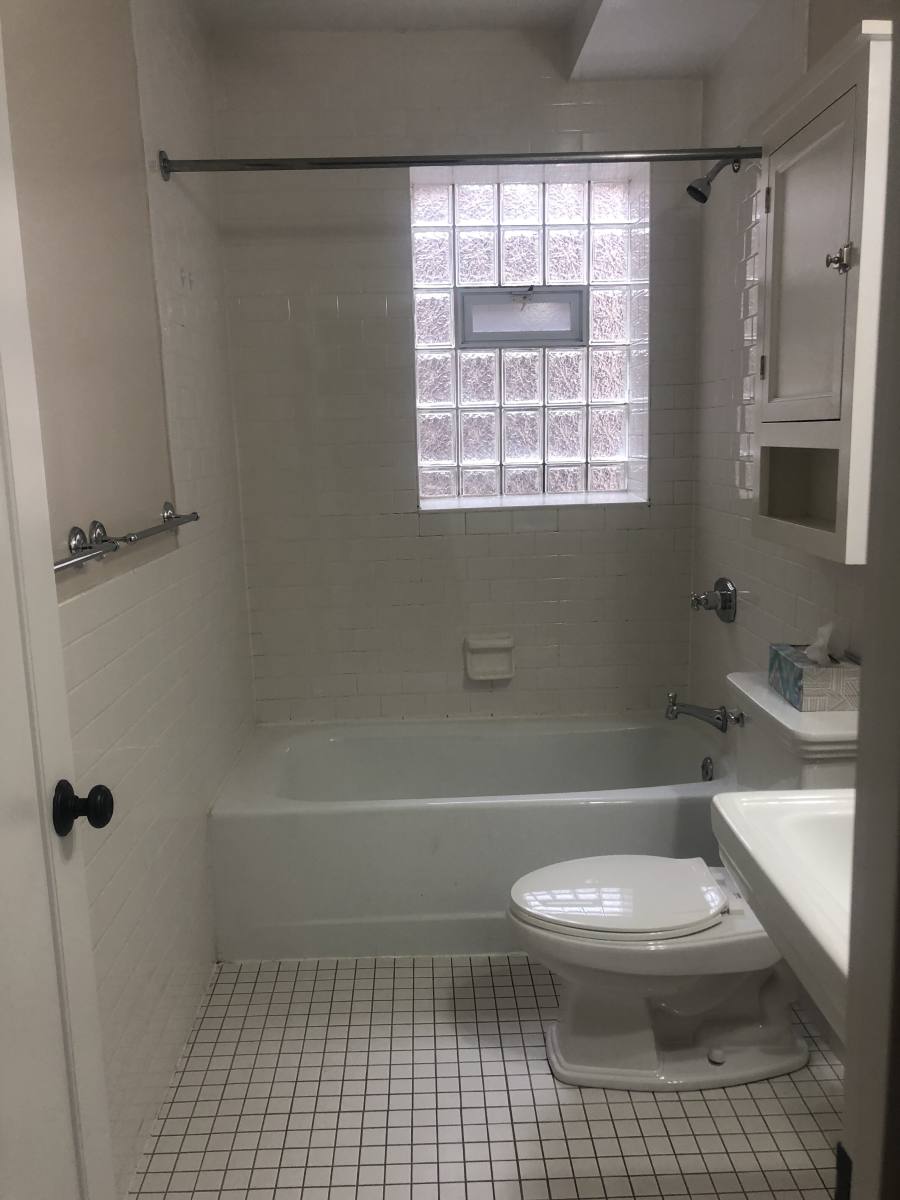 Apartment for rent at 2706 W Ainslie #2E, Chicago, IL 60625