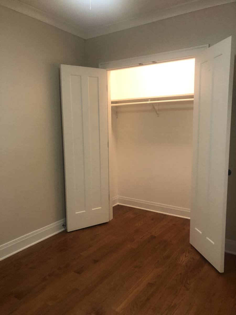 Apartment for rent at 2706 W Ainslie #2E, Chicago, IL 60625
