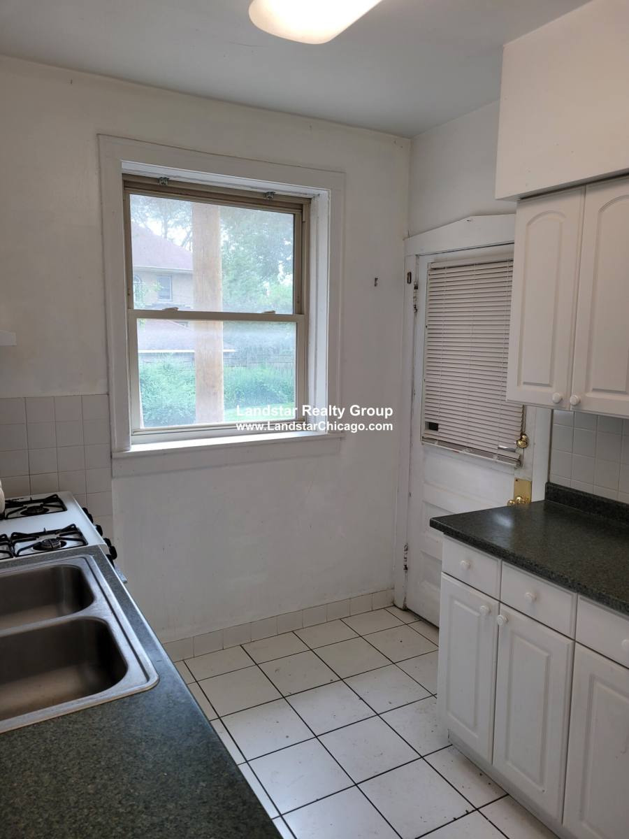 Apartment for rent at 914 Reba Place #3, Evanston, IL 60202