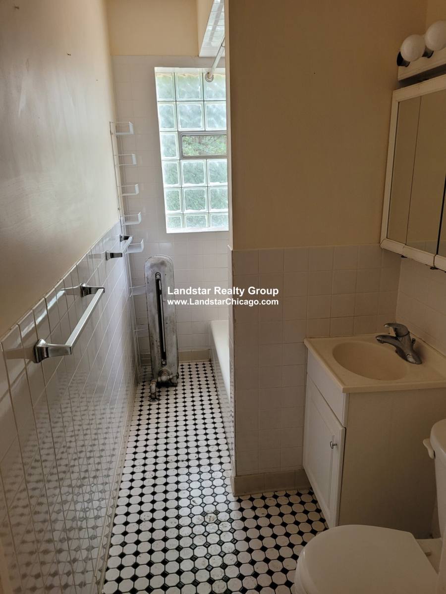 Apartment for rent at 914 Reba Place #3, Evanston, IL 60202