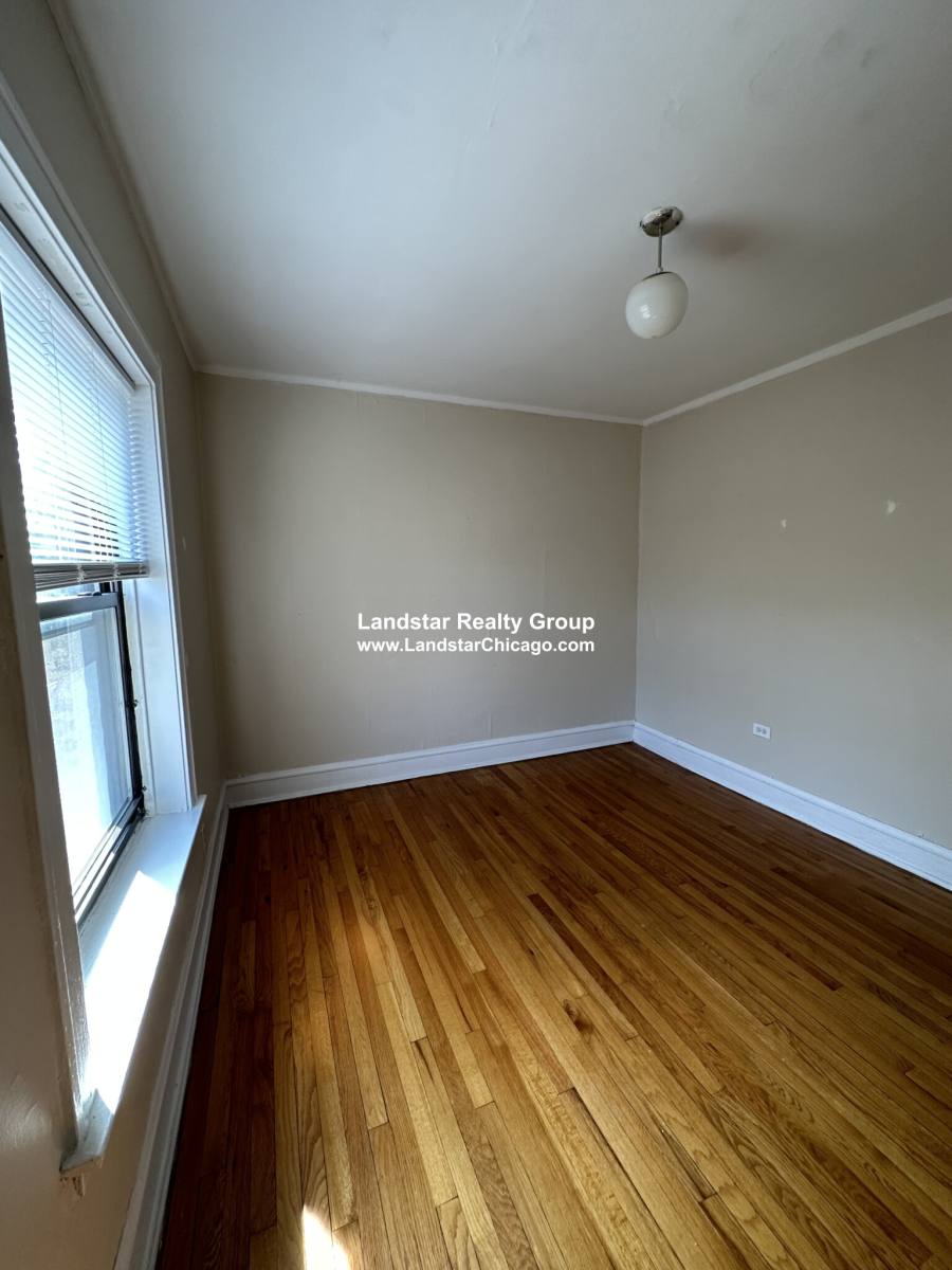 Apartment for rent at 927 Forest Ave #2E, Evanston, IL 60202