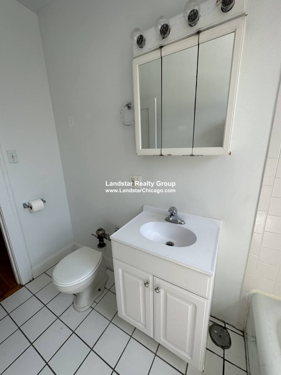 Apartment for rent at 927 Forest Ave #2E, Evanston, IL 60202