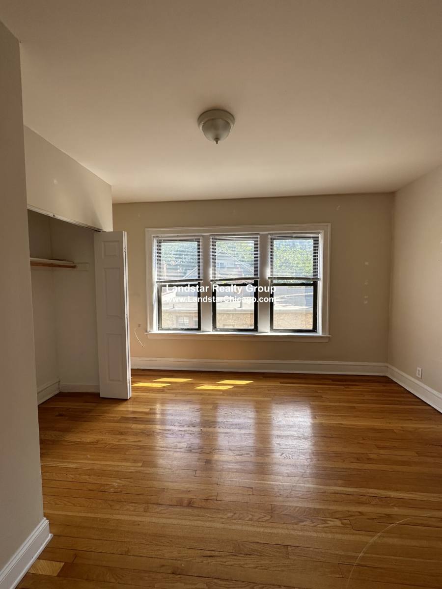 Apartment for rent at 927 Forest Ave #2E, Evanston, IL 60202